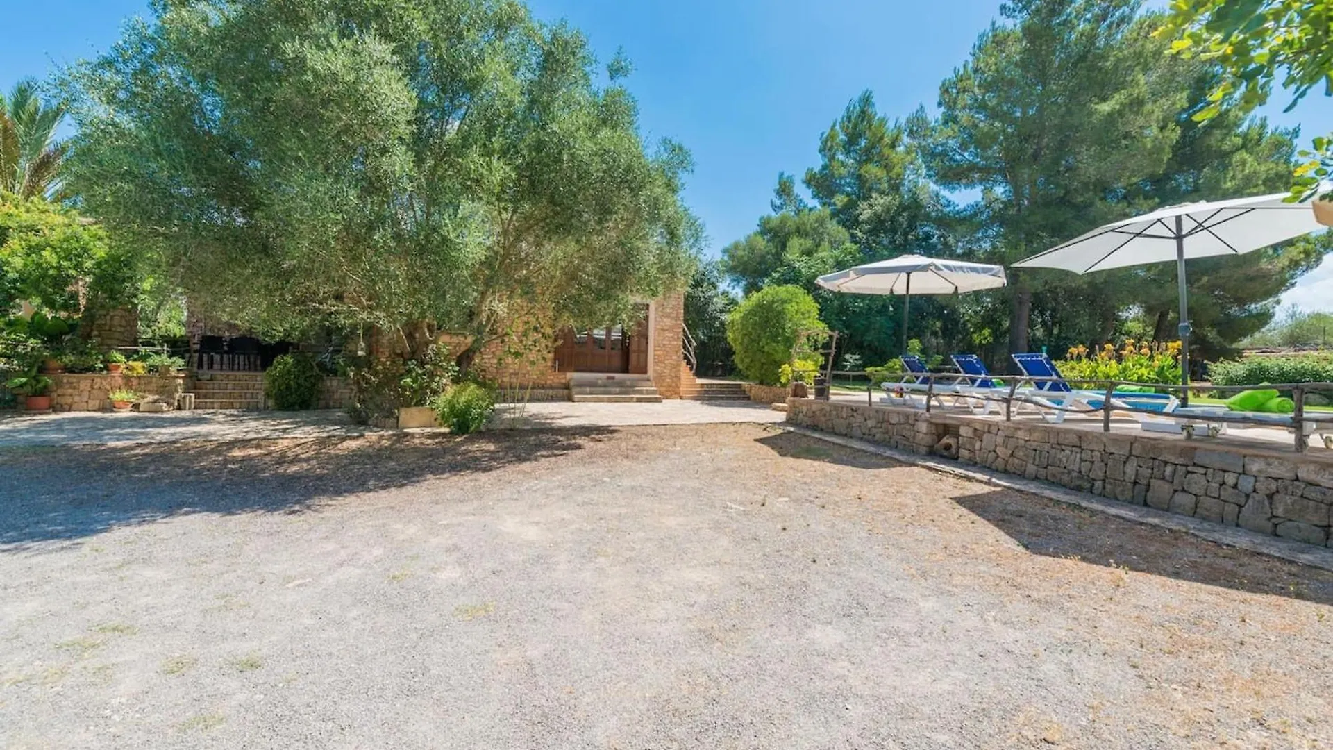 Charming Villa In Manacor With Shared Pool.